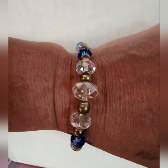 HANDMADE Swarovski crystal bracelet and anker seashell earrings set - Picture 2 of 3